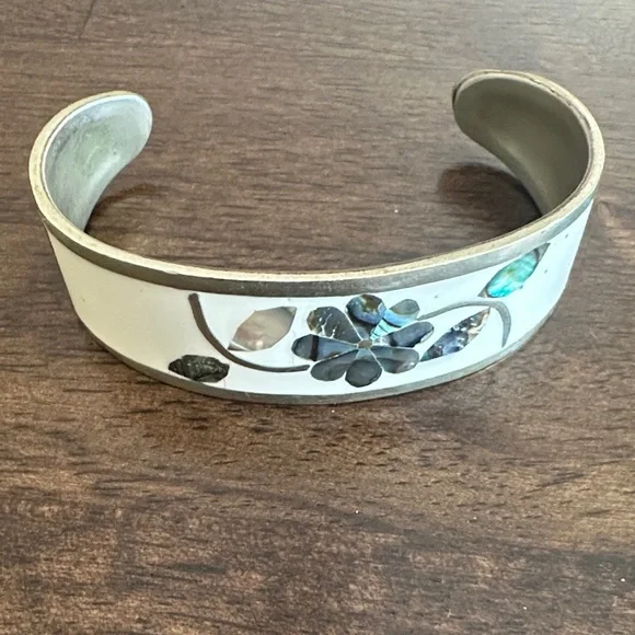 Floral Inlay Bangle Bracelet - Picture 3 of 4